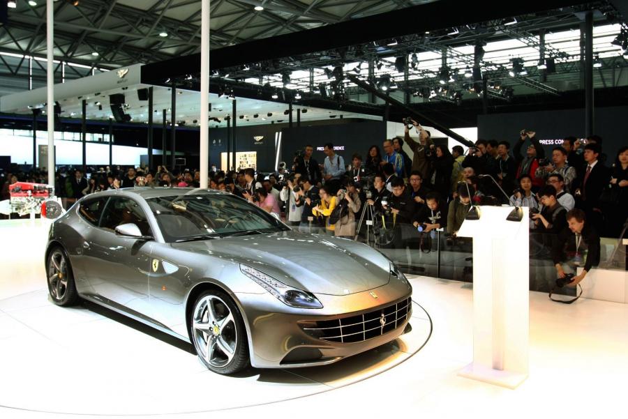  Ferrari FF 2011 года  (фото 18 из 195)